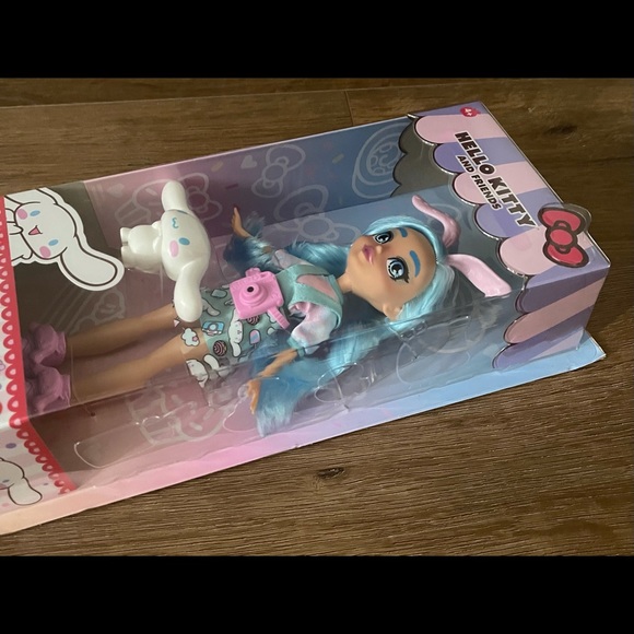 CINNAMOROLL-NWT Character Doll - Picture 8 of 9